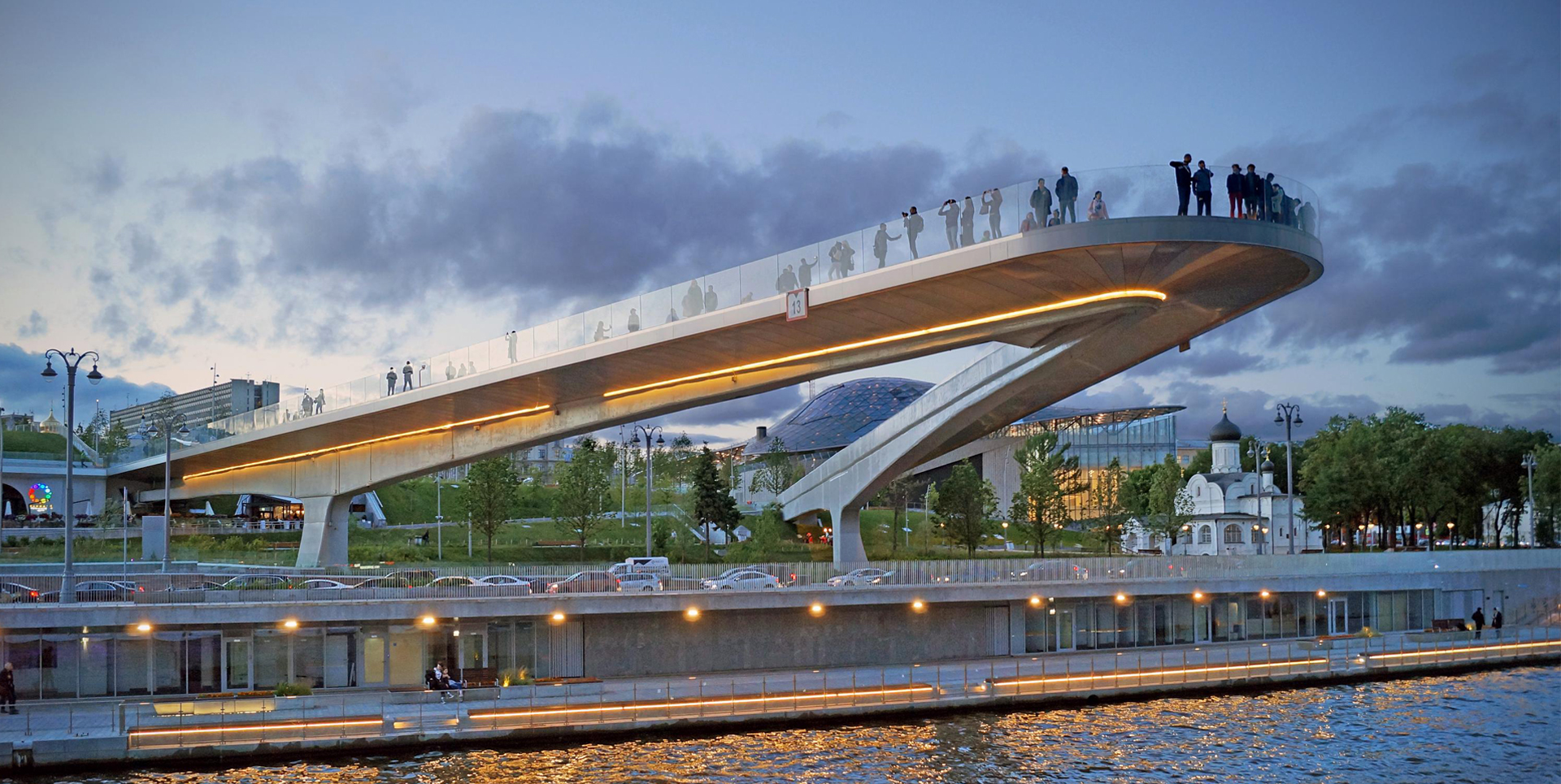 Парящий мост в парке «Зарядье» г. Москва